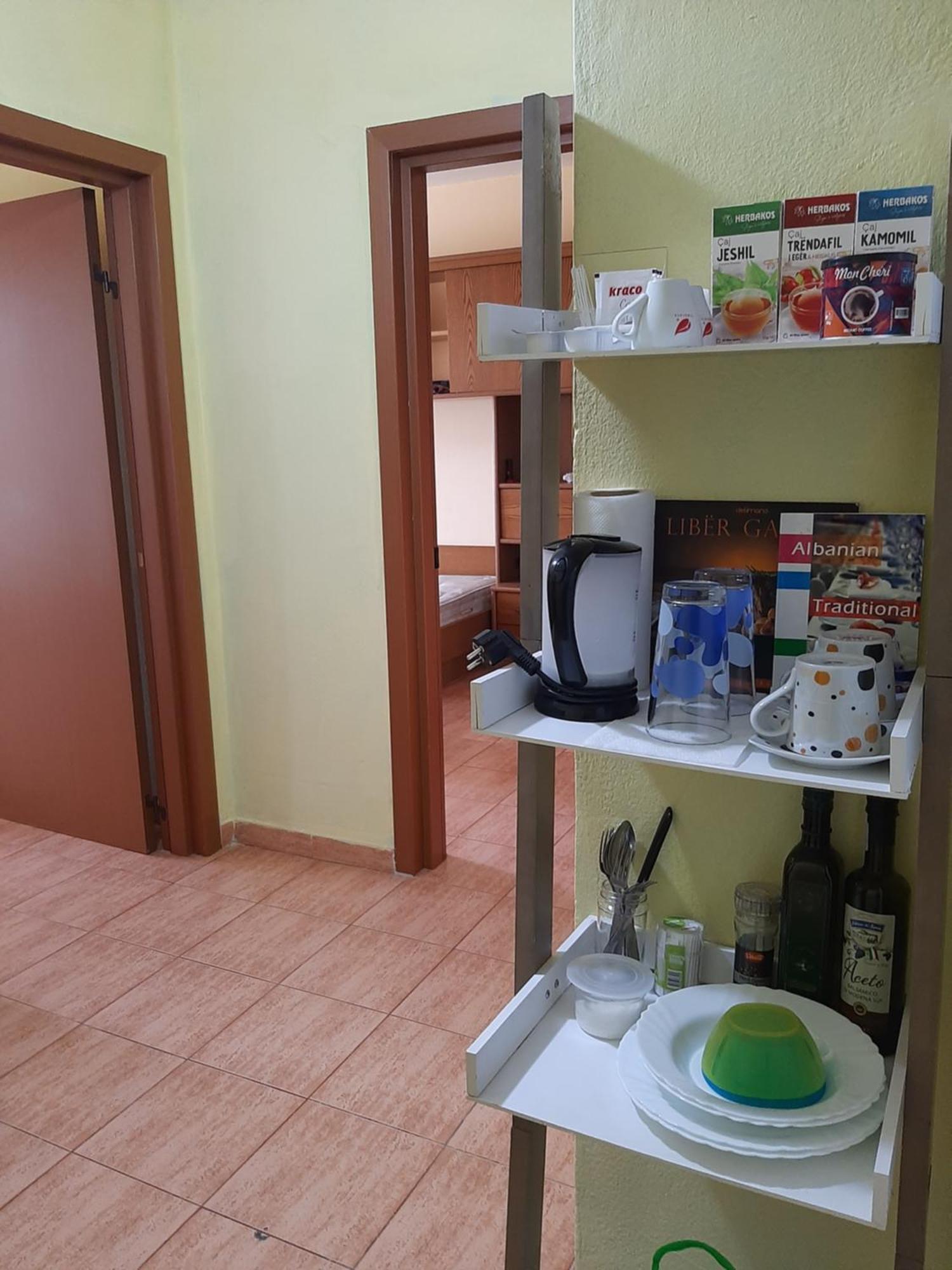 Enki'S Guesthouse Tiran Dış mekan fotoğraf