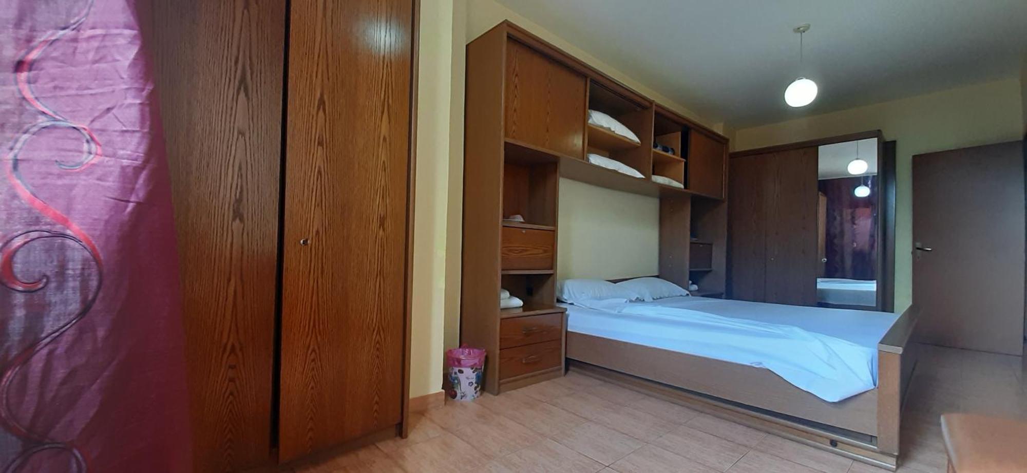Enki'S Guesthouse Tiran Dış mekan fotoğraf