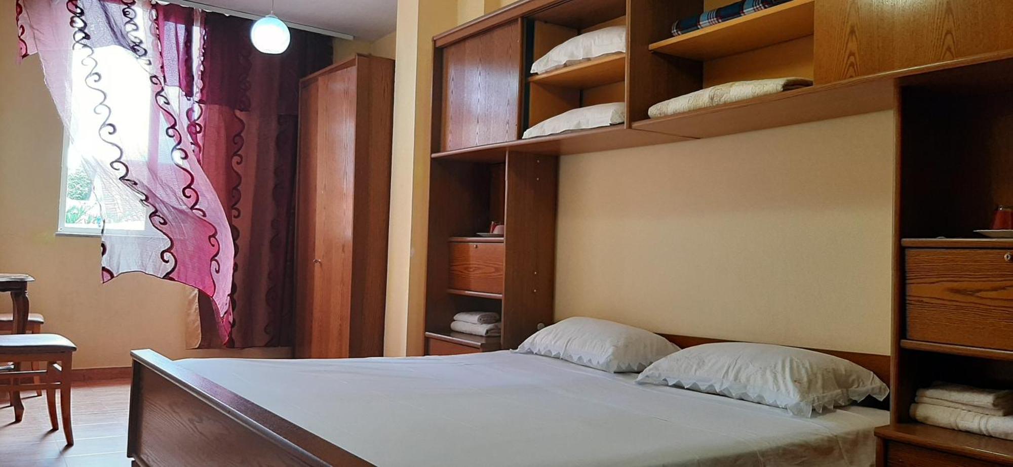Enki'S Guesthouse Tiran Dış mekan fotoğraf